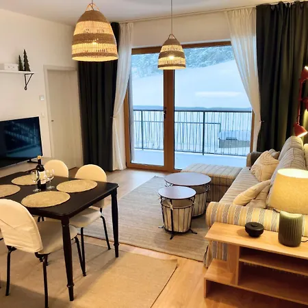 - Erdoedy Apartment Oravska Lesna